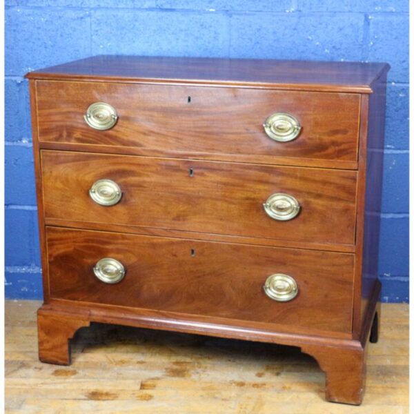 A Quality Georgian Mahogany Three High Bedroom Chest of Drawers Raised on Bracket Feet