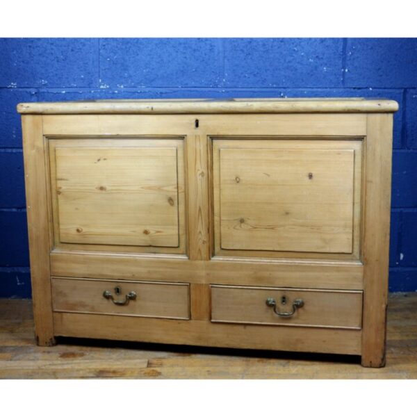 A Georgian Panelled Pine Mule Chest Blanket Box with Waxed Finish