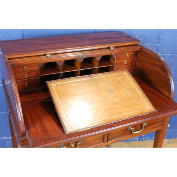 A Quality Mahogany Tamber Fronted Ladies Desk with Fitted Interior - Image 10