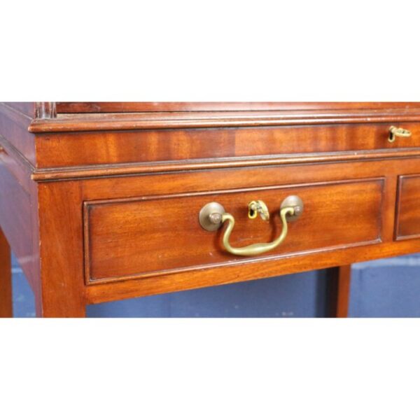 A Quality Mahogany Tamber Fronted Ladies Desk with Fitted Interior - Image 7