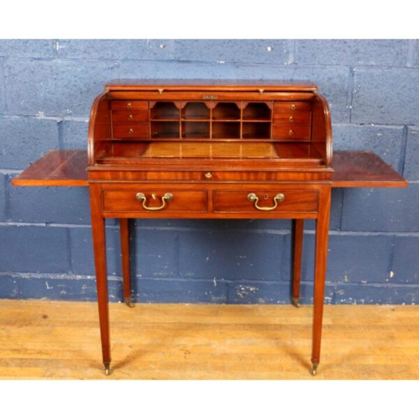 A Quality Mahogany Tamber Fronted Ladies Desk with Fitted Interior - Image 3