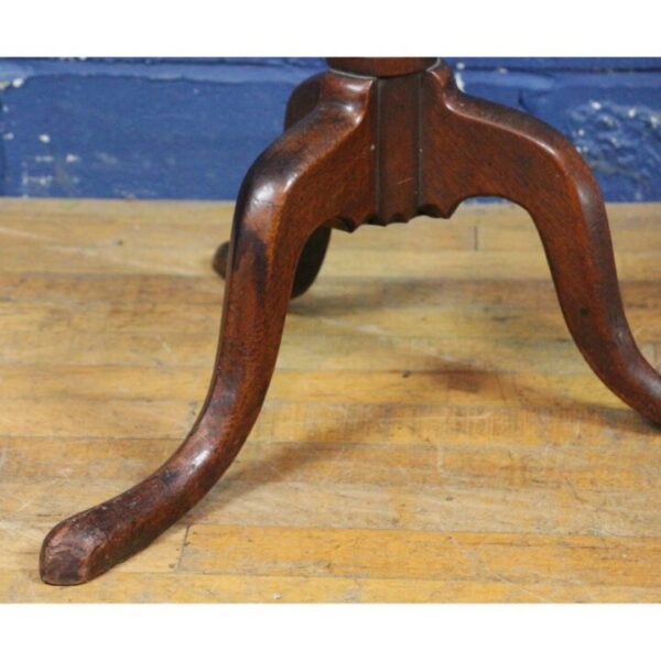A Georgian Mahogany Circular Centre Pedestal Tilt Top Tripod Wine Table - Image 4